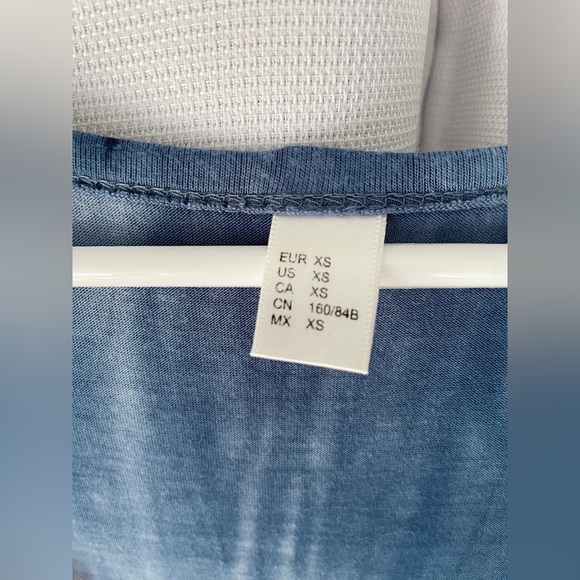 Maxi Dress Tie-Dye Short Sleeved Blue White Women’s Size XS | Pockets V-neck - Picture 7 of 8